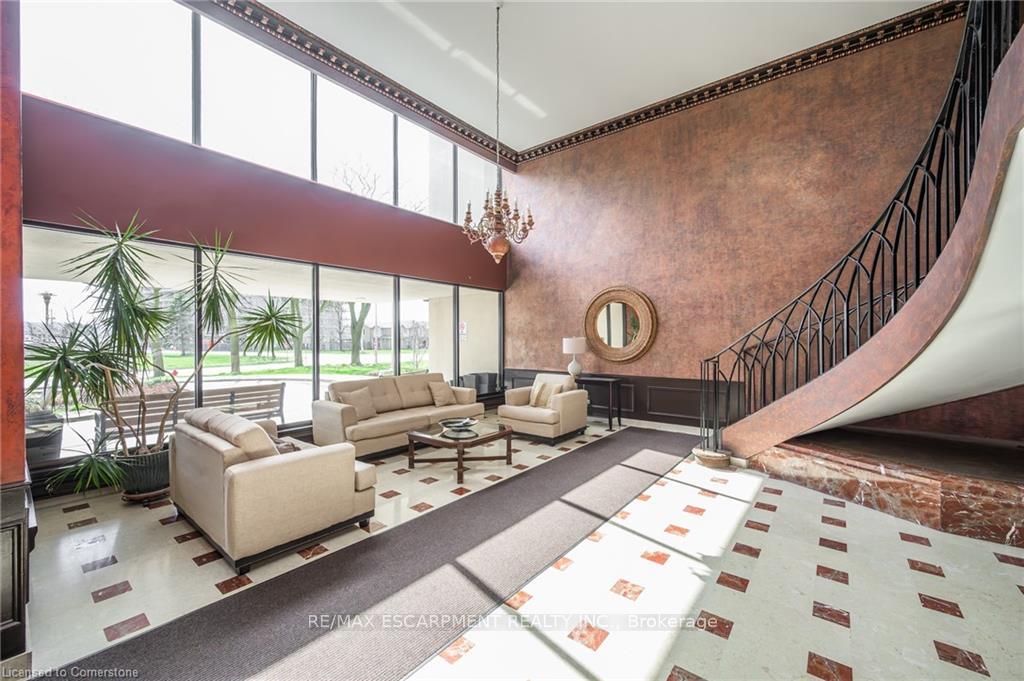 3 Bedrooms Condo at 301 FRANCES,  Hamilton For sale