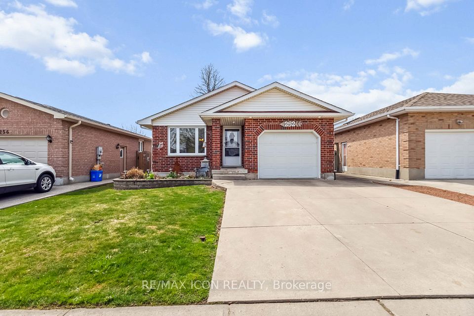 252 Josselyn Drive, London South, ON N6E 3S5