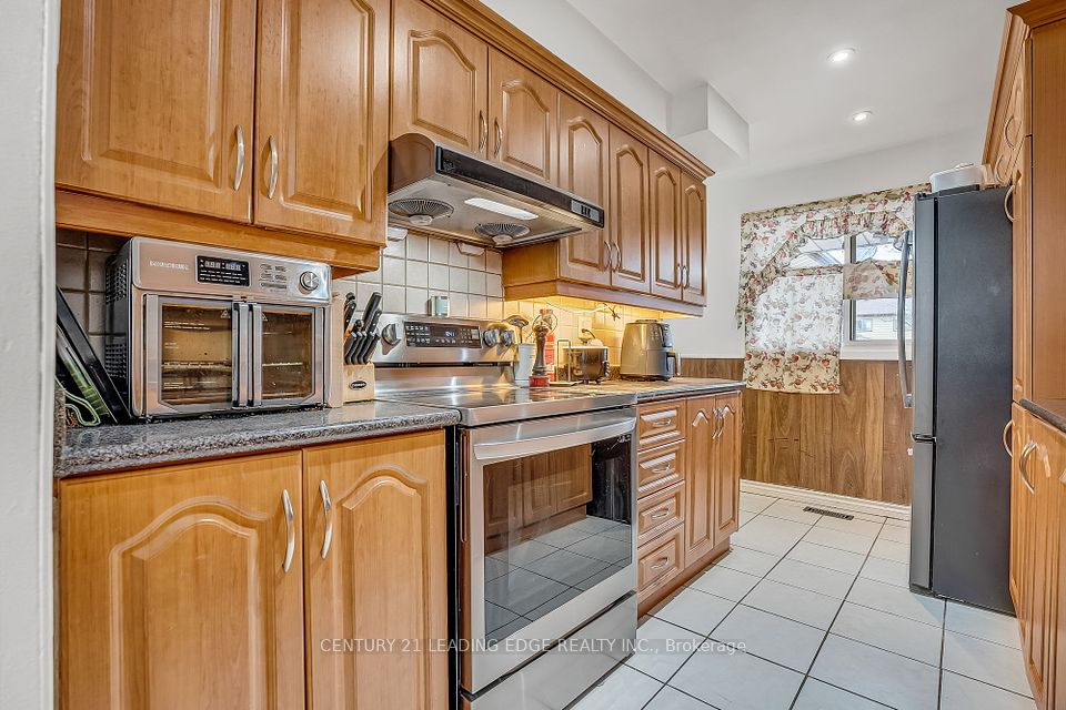 27 Bradstone