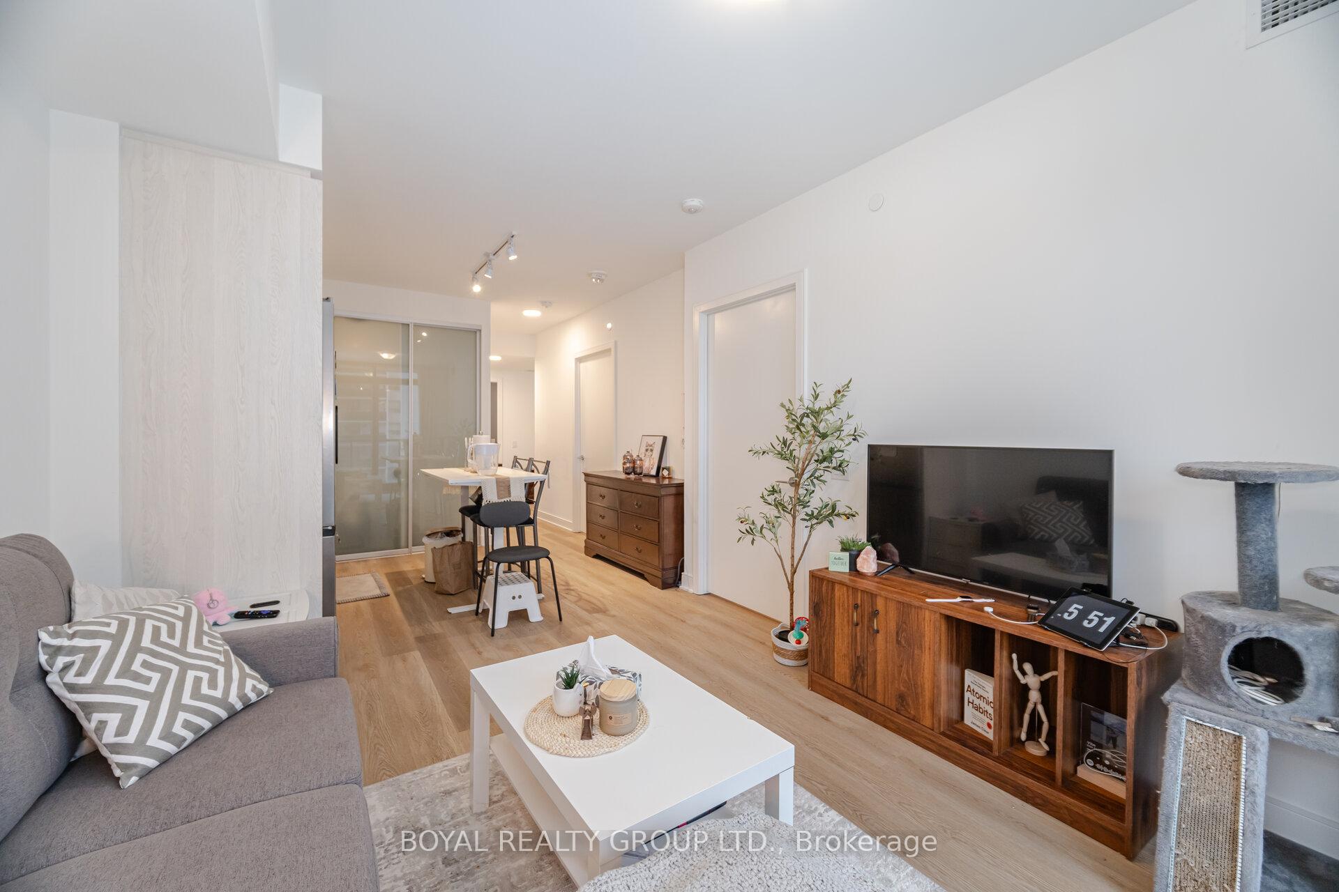 2 Bedrooms Condo at 86 Dundas, Mississauga For sale