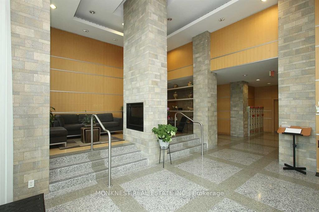 2 Bedrooms Condo at 68 Grangeway, Toronto For sale