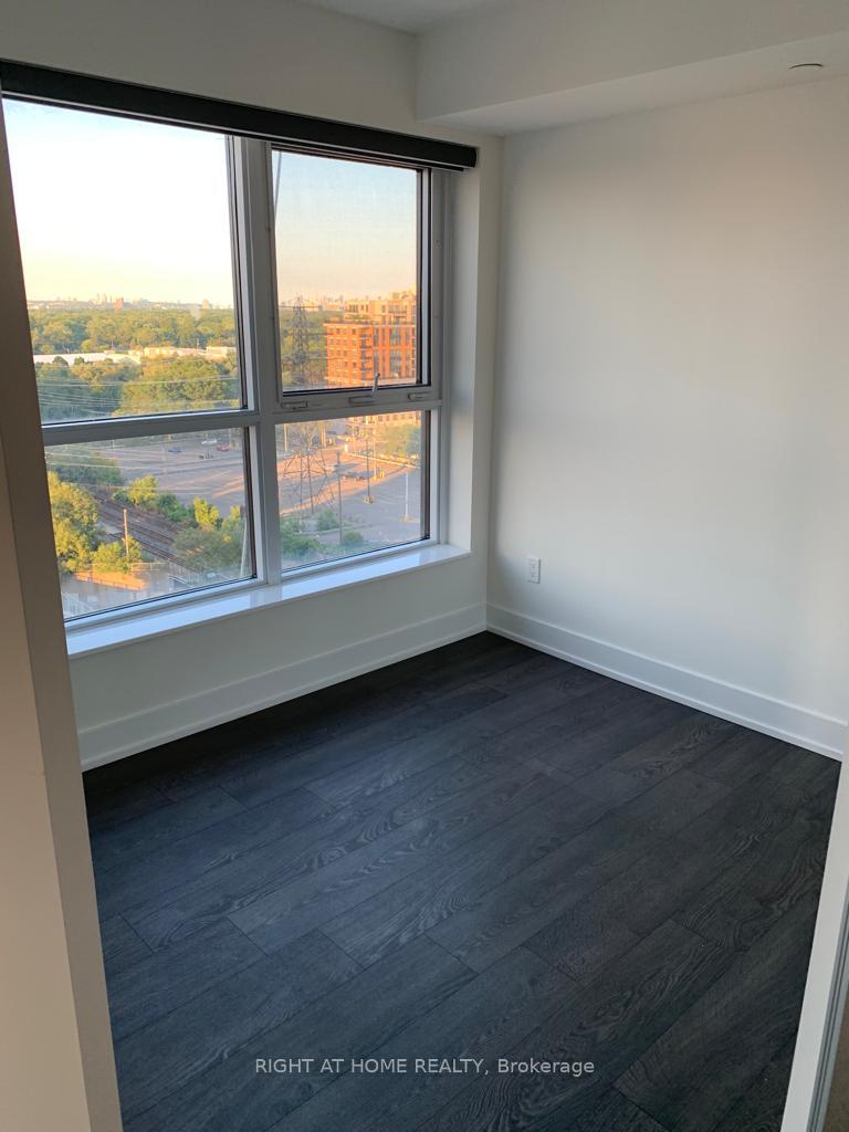2 Bedrooms Condo at 7 Mabelle,  Toronto For sale