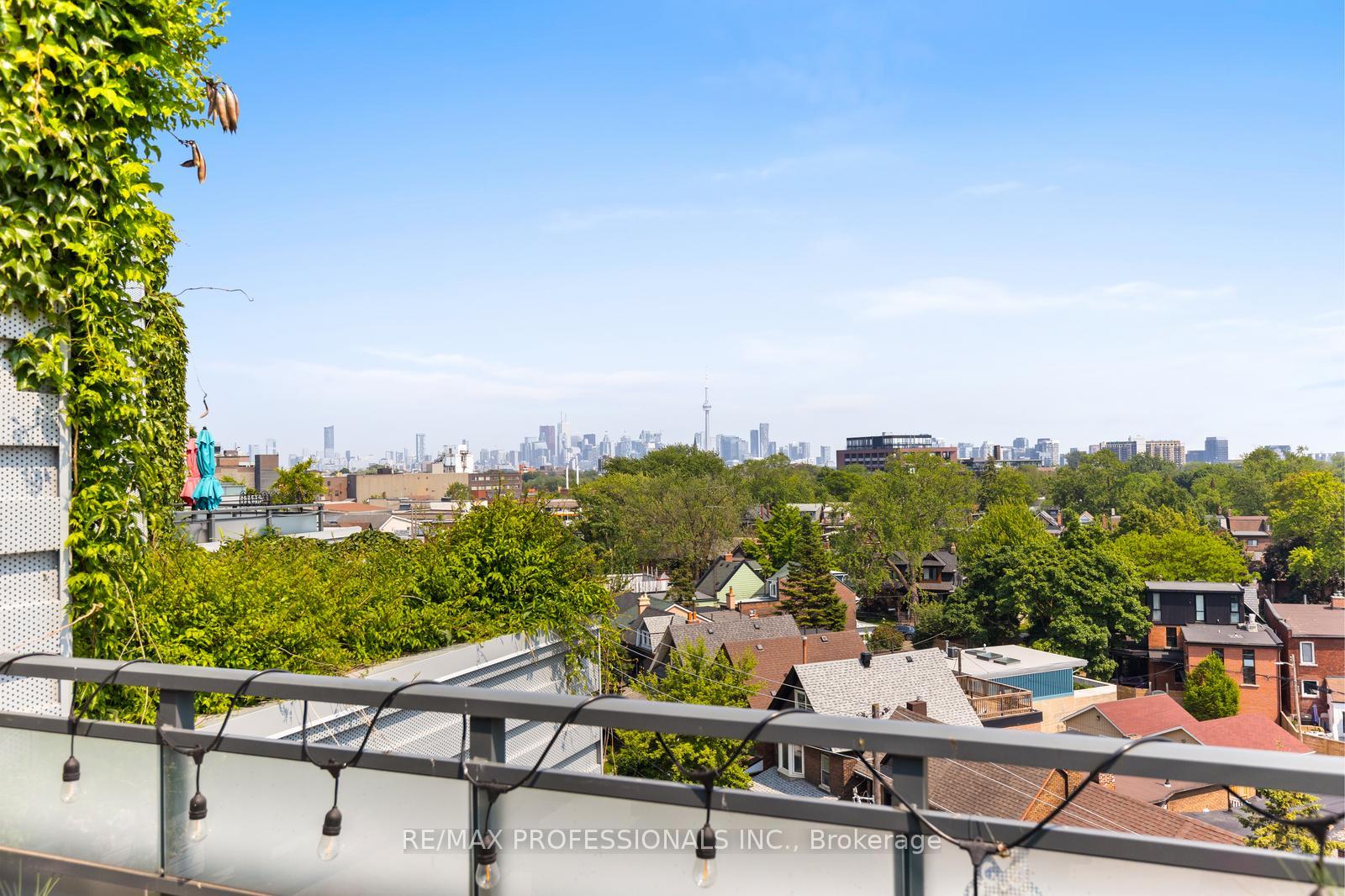 2 Bedrooms Condo at 38 Howard, Toronto For sale
