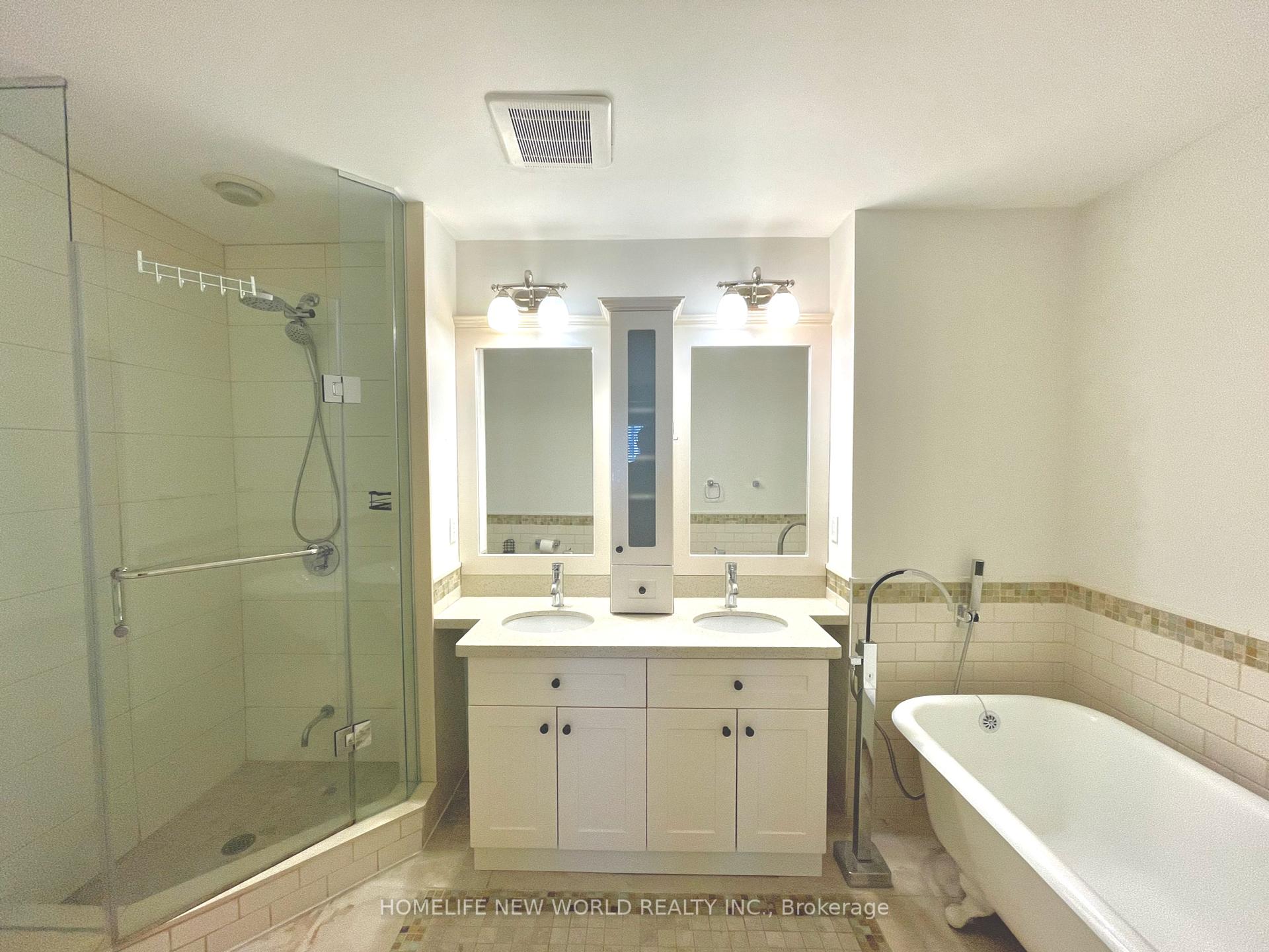 3 Bedrooms Condo at 11 Everson, Toronto For sale