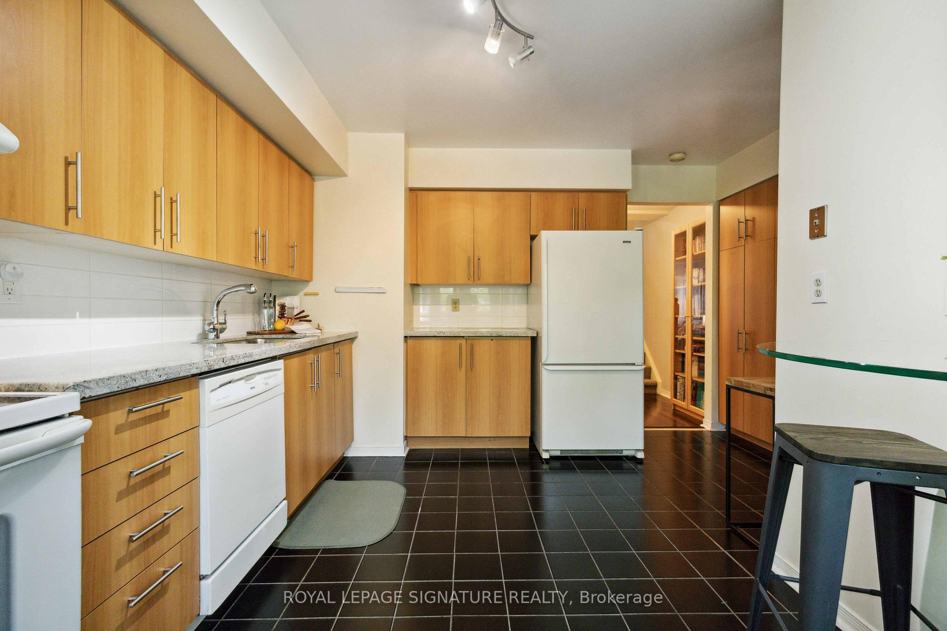 2 Bedrooms Condo at 36B Massey, Toronto For sale