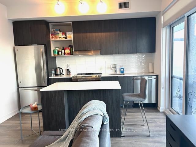 2 Bedrooms Condo at 2520 Eglinton, Mississauga For sale
