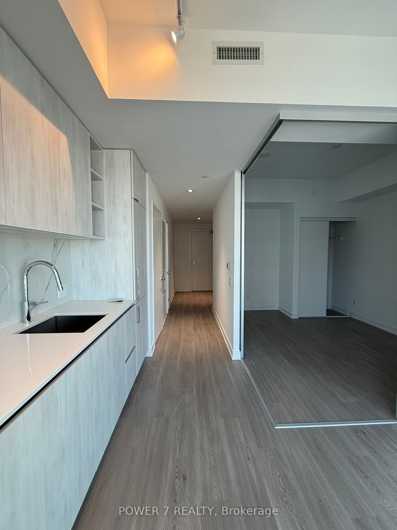 8 Wellesley Street W, #4605