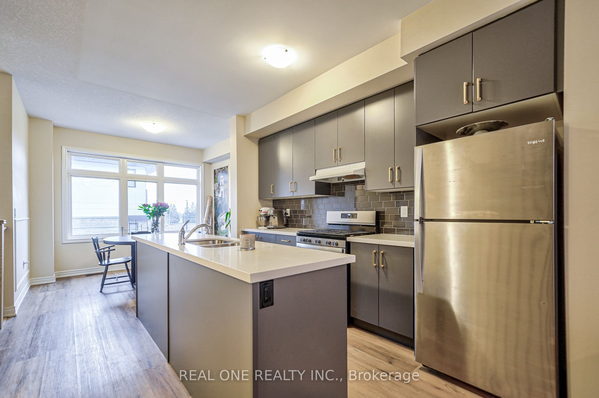 #10 - 527 Shaver Road, Hamilton, ON L9G 0J1