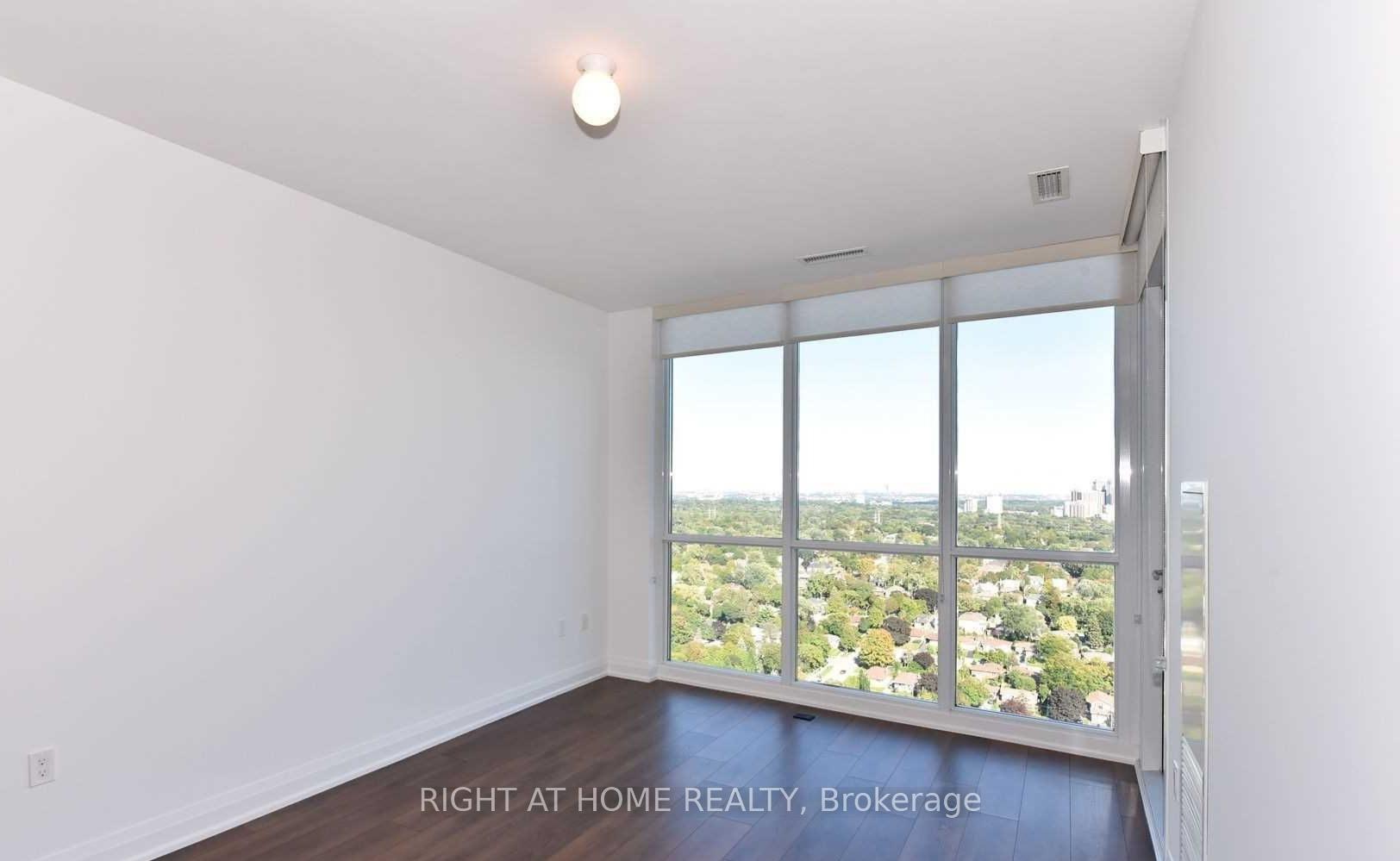 2 Bedrooms Condo at 9 Valhalla Inn, Toronto For sale