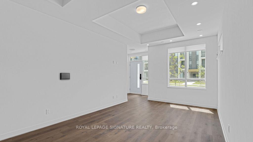 2 Bedrooms Condo at 3025 Trailside, Oakville For sale
