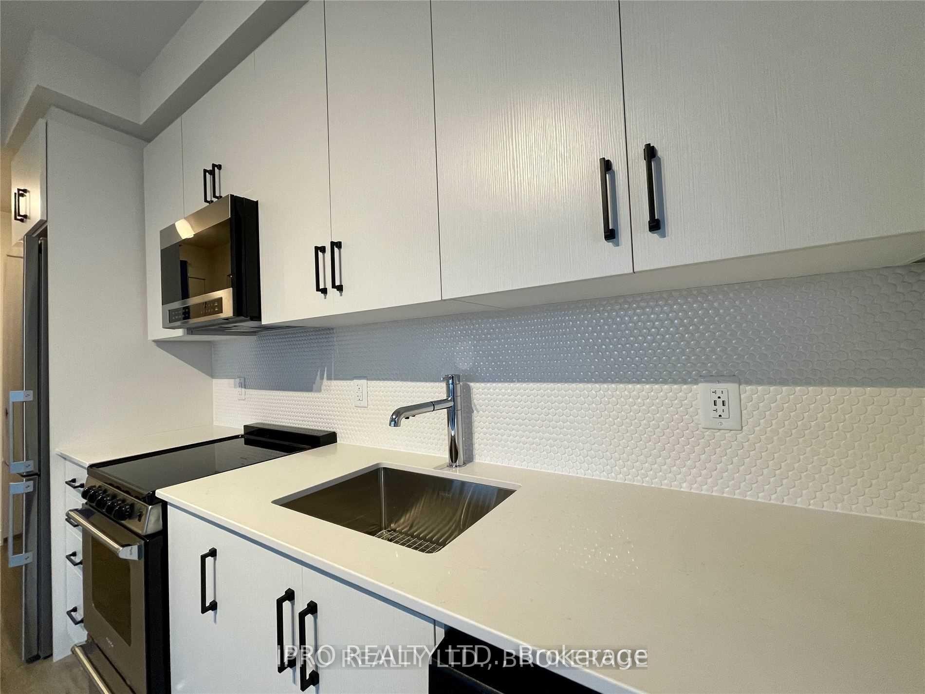 2 Bedrooms Condo at 212 King William,  Hamilton For sale