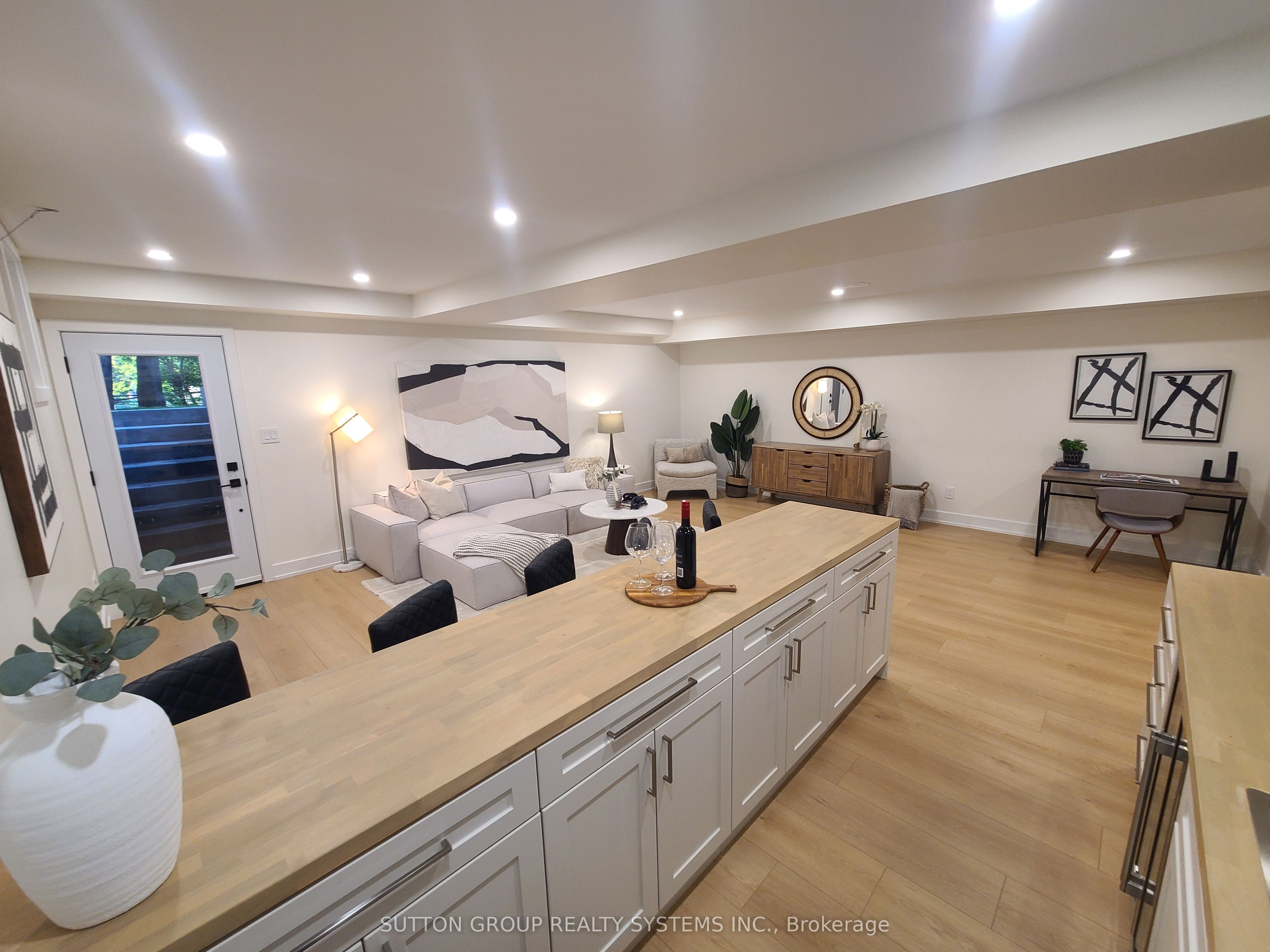 21 South Kingsway