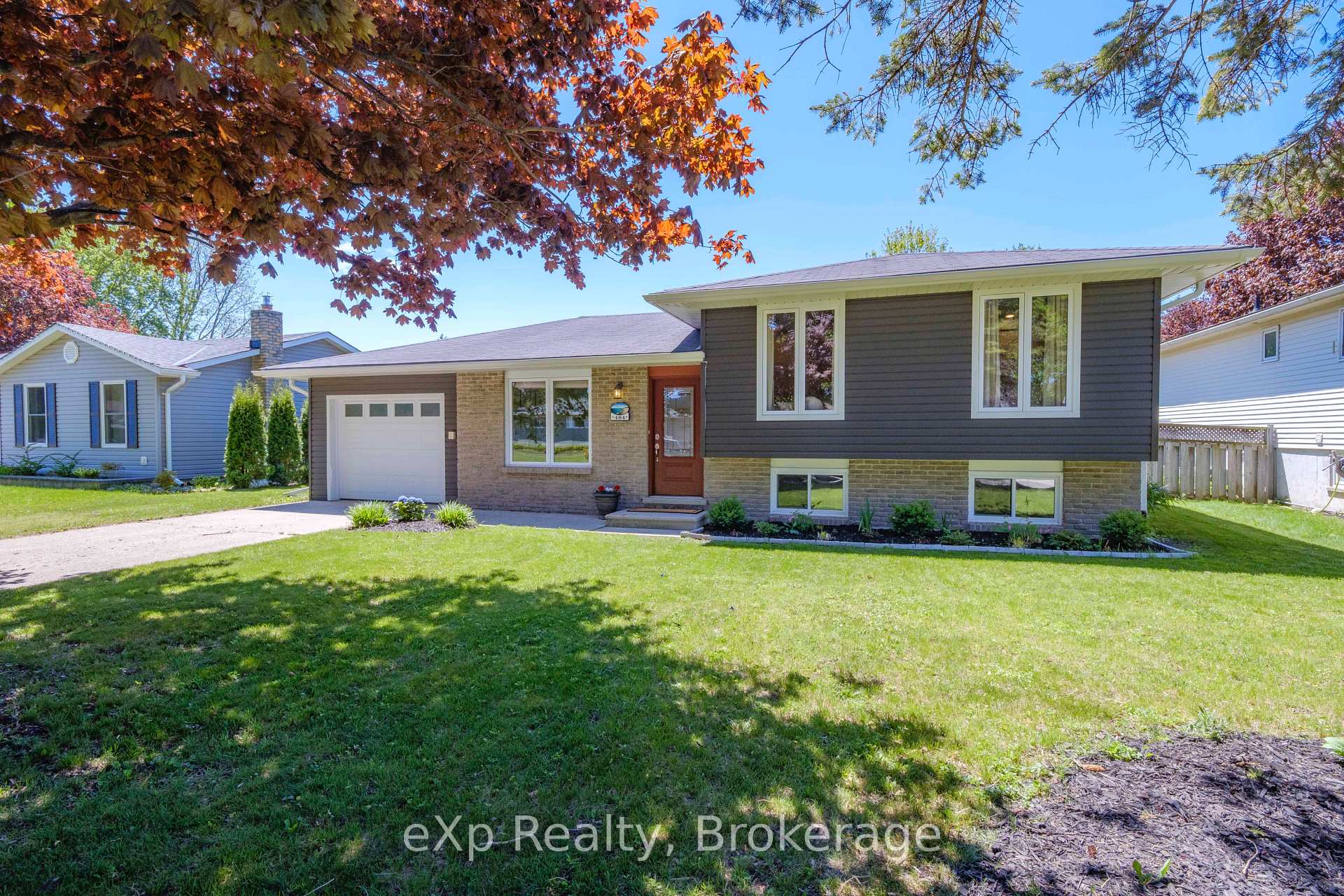 484 Falconer Street, Saugeen Shores, ON N0H 2C2