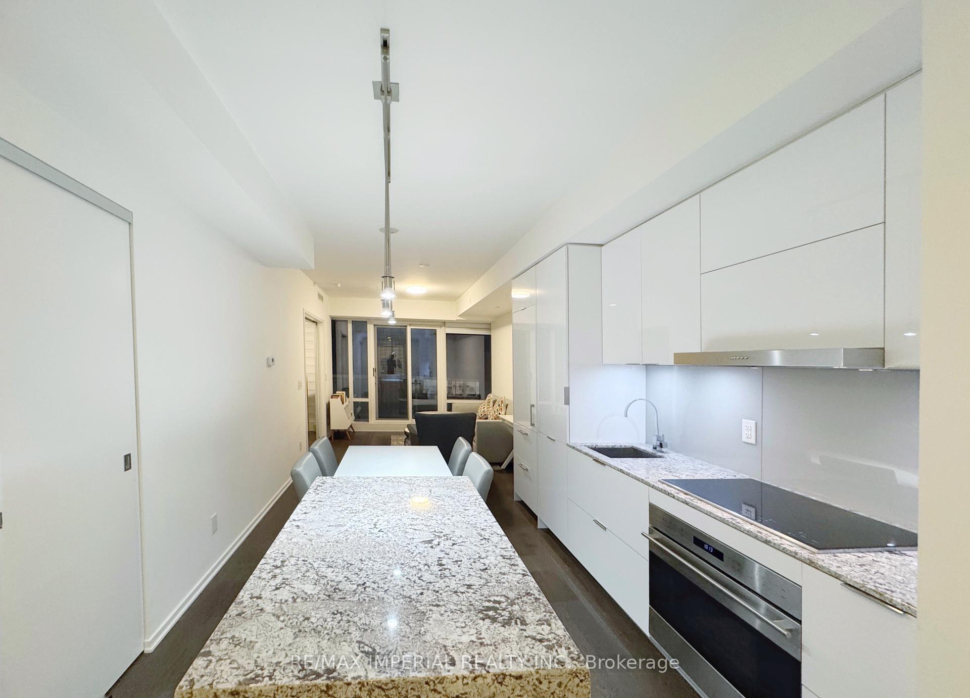 2 Bedrooms Condo at 1 Bloor, Toronto For sale