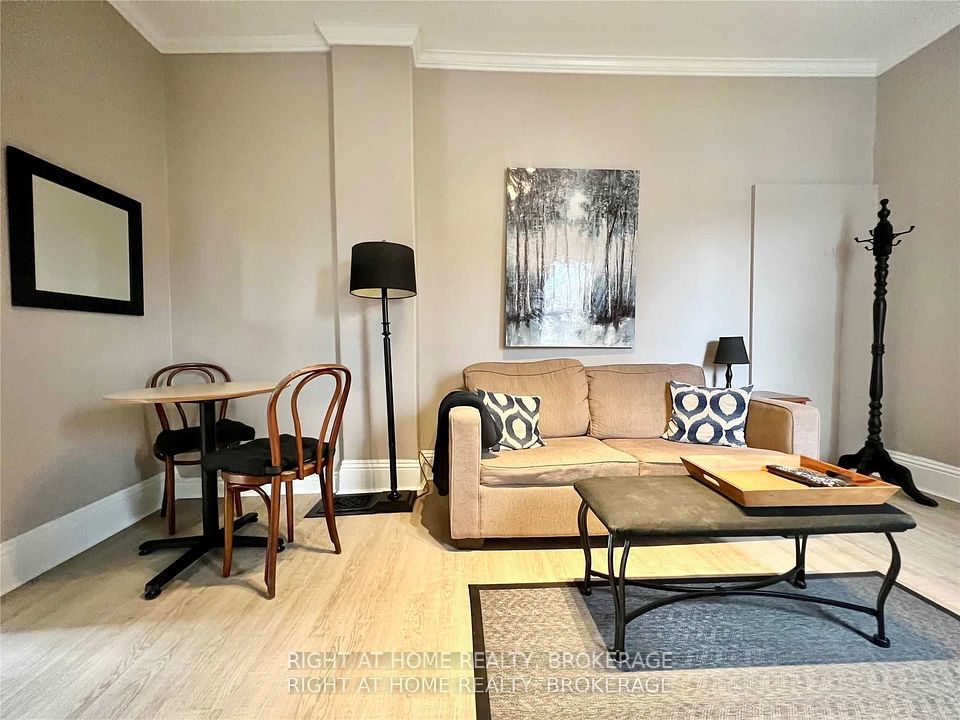 164 Trafalgar