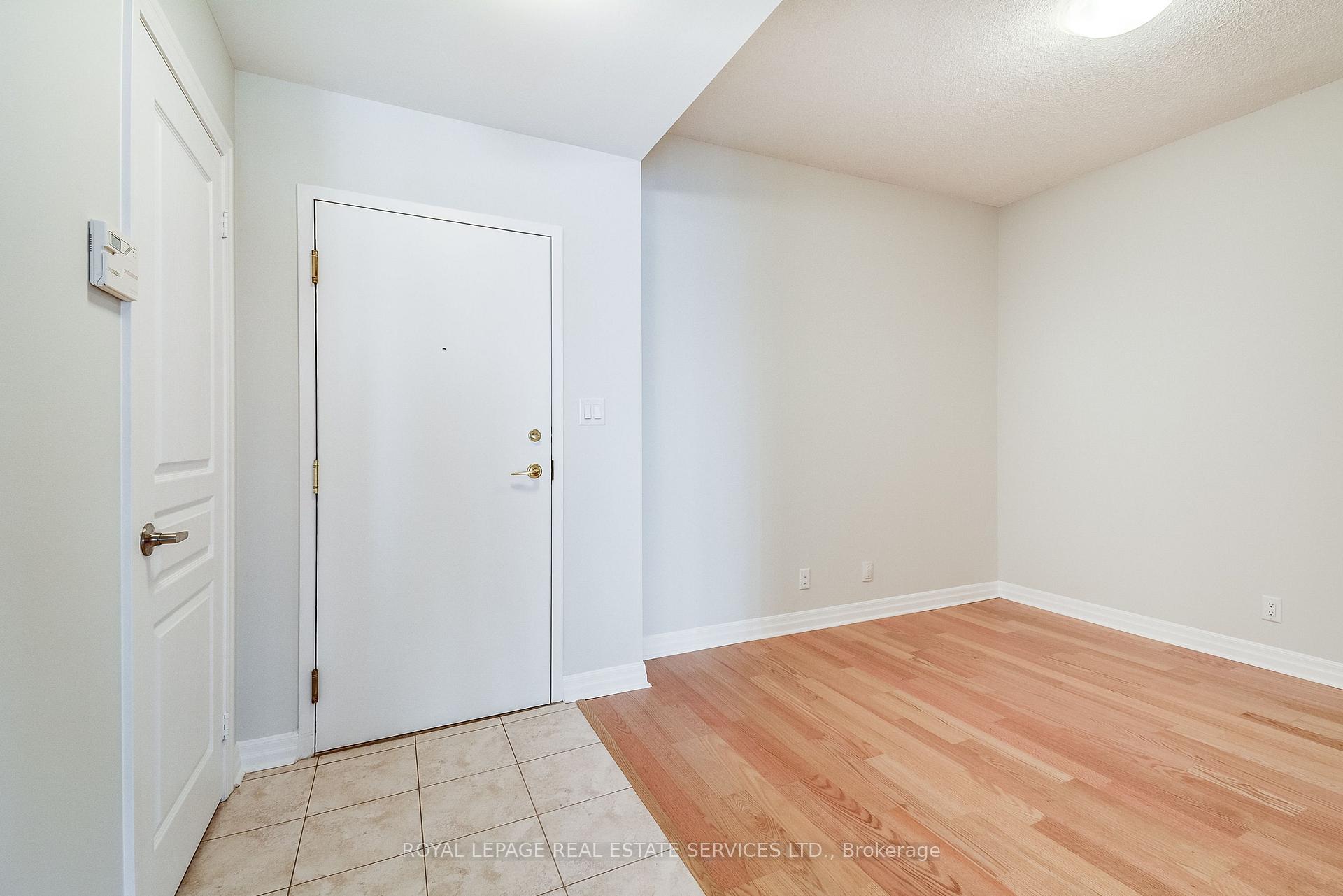 2 Bedrooms Condo at 70 Port, Mississauga For sale