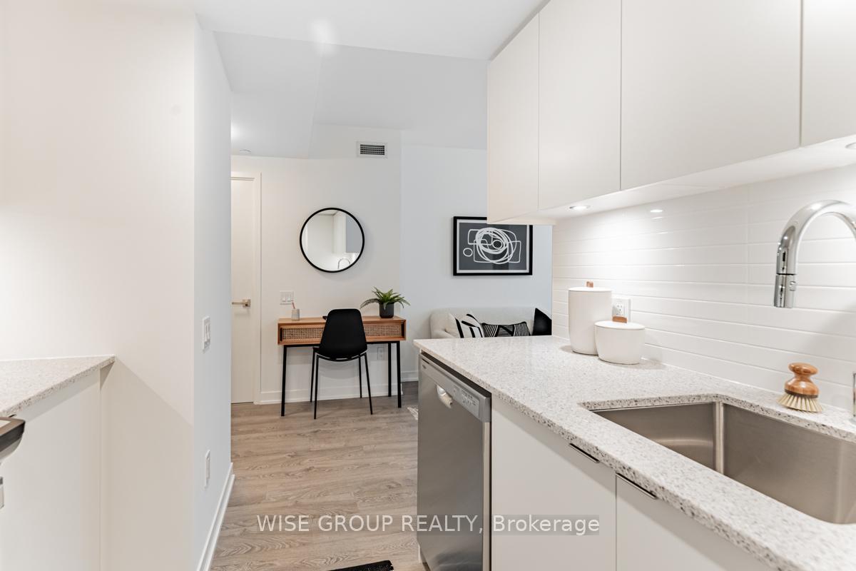 2 Bedrooms Condo at 500 Wilson,  Toronto For sale