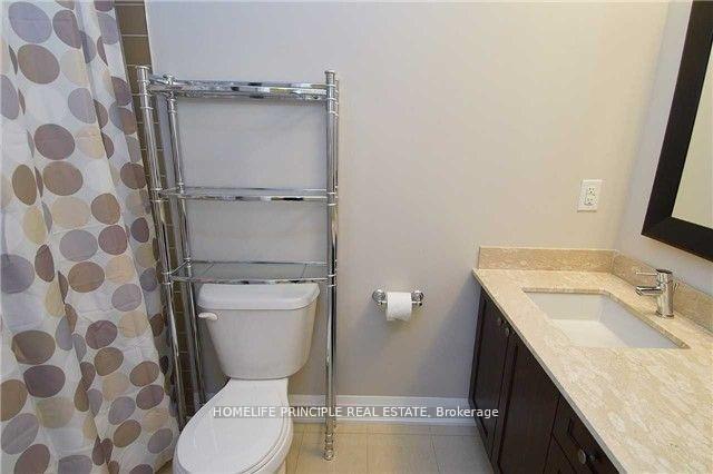 1 Bedroom Condo at 12 Woodstream, Vaughan For sale