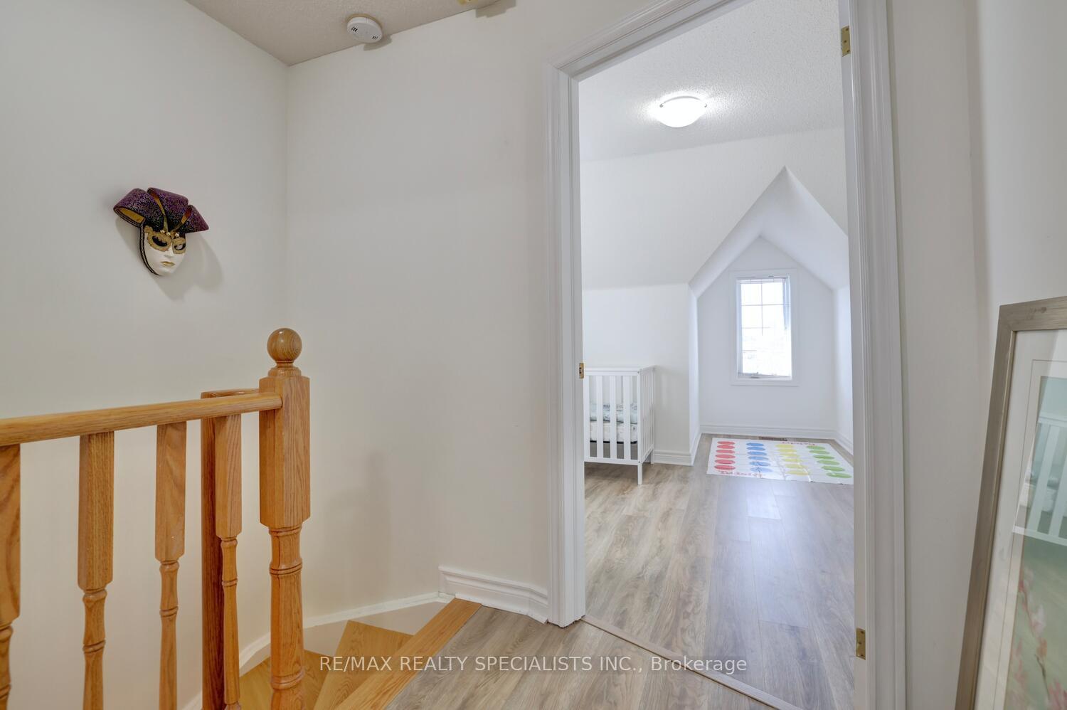 4 Bedrooms Condo at 1128 Dundas, Mississauga For sale