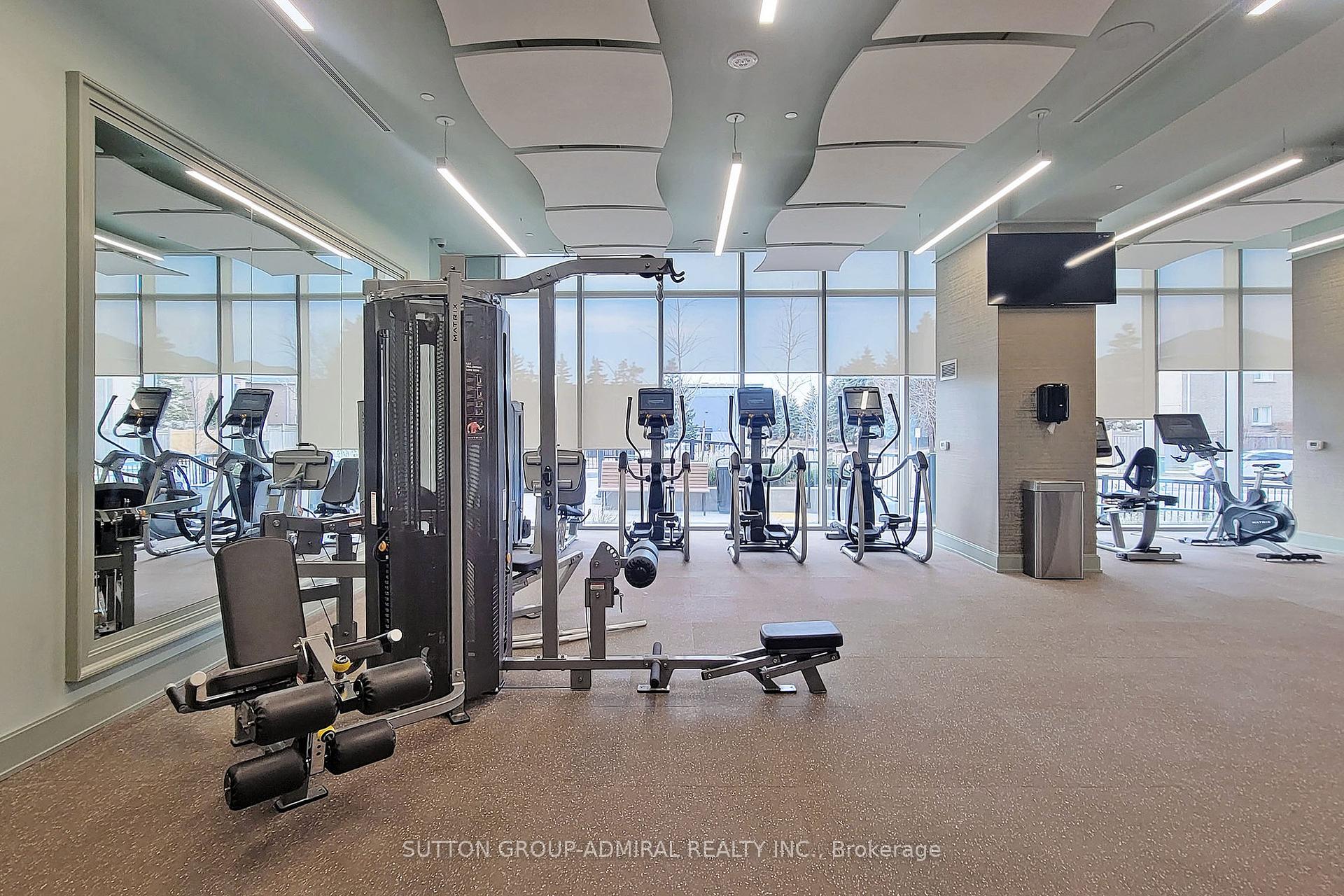 2 Bedrooms Condo at 10 Gatineau, Vaughan For sale