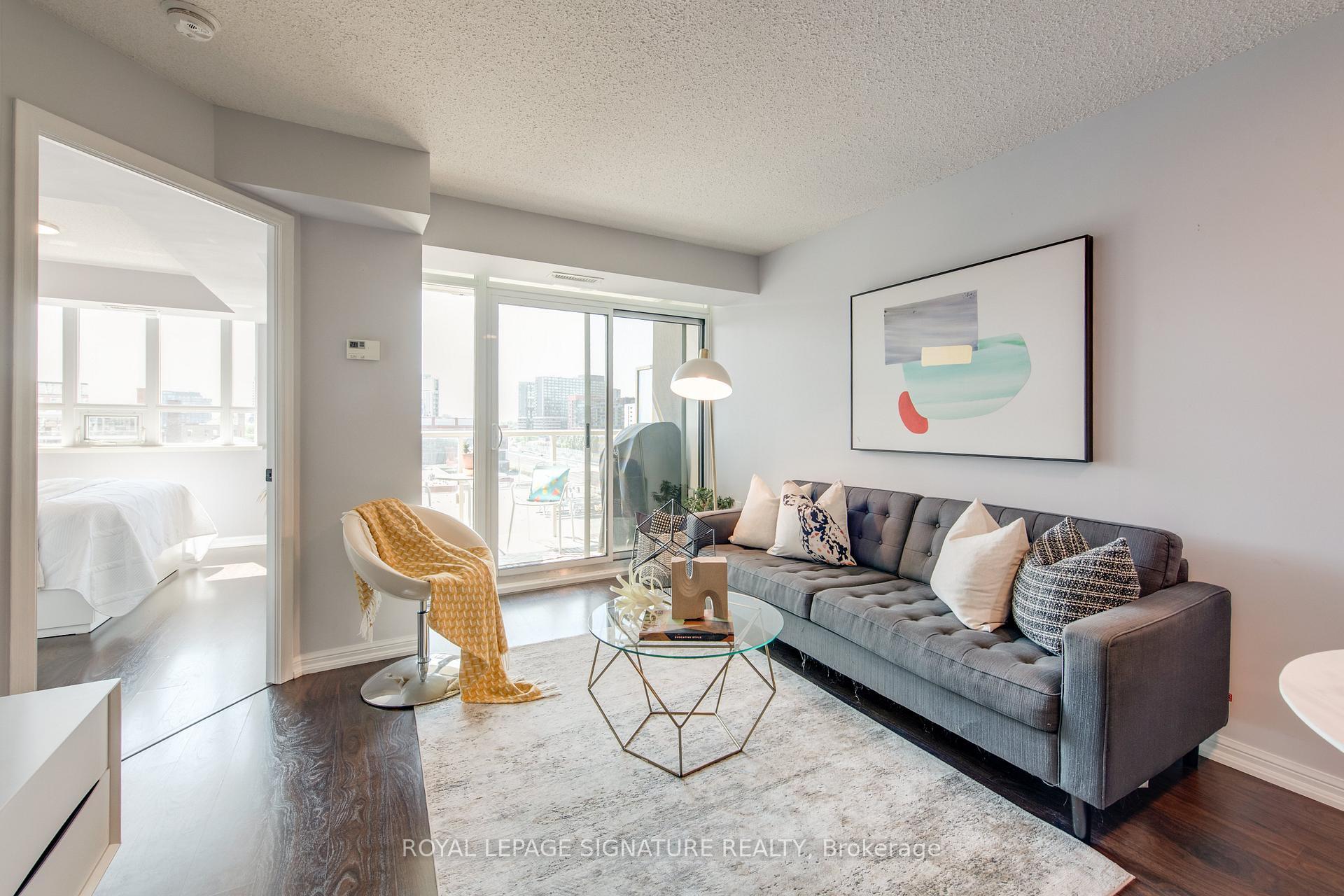 2 Bedrooms Condo at 125 Western Battery, Toronto For sale