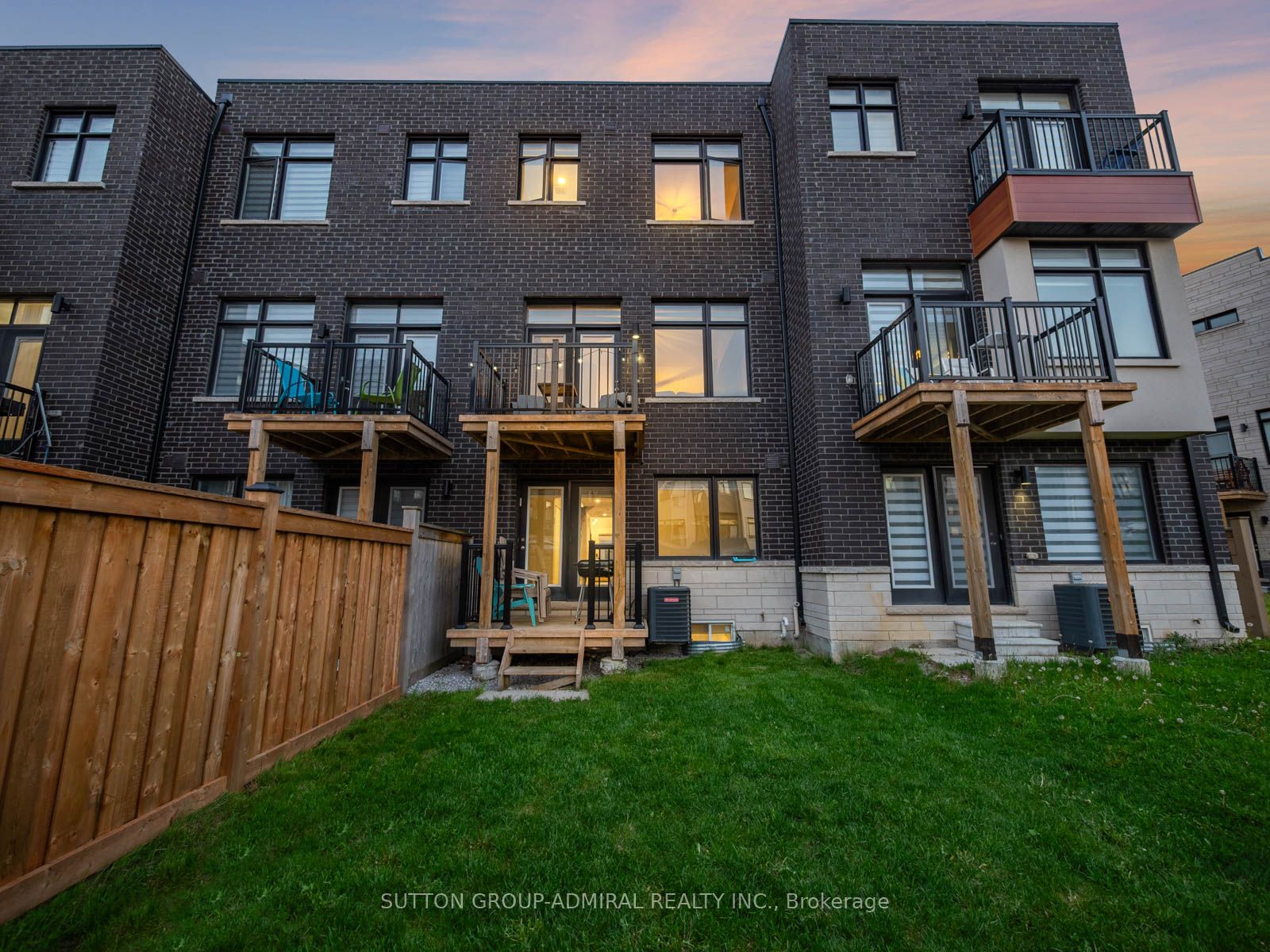 251 Thomas Cook Avenue