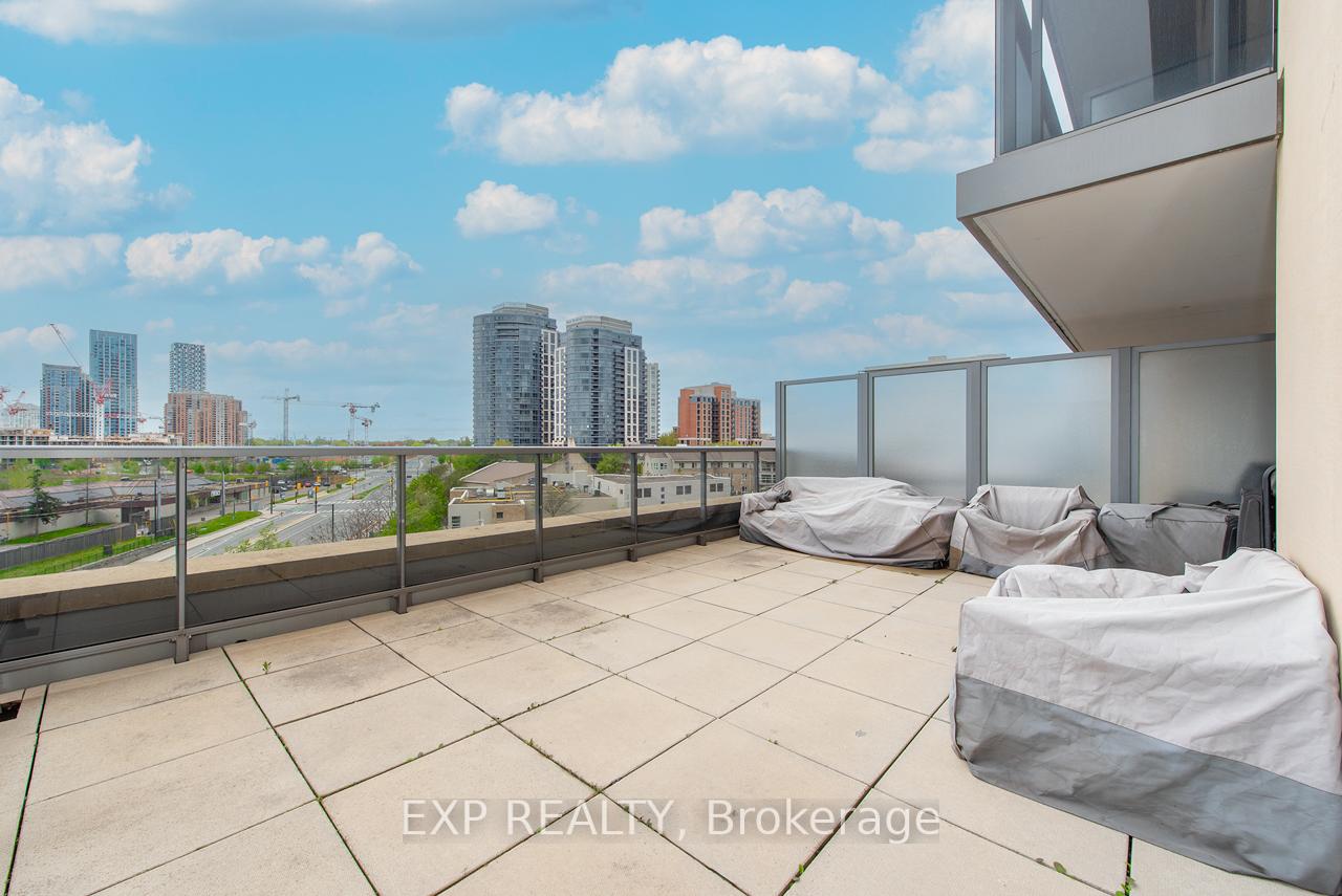 2 Bedrooms Condo at 1 Michael Power, Toronto For sale