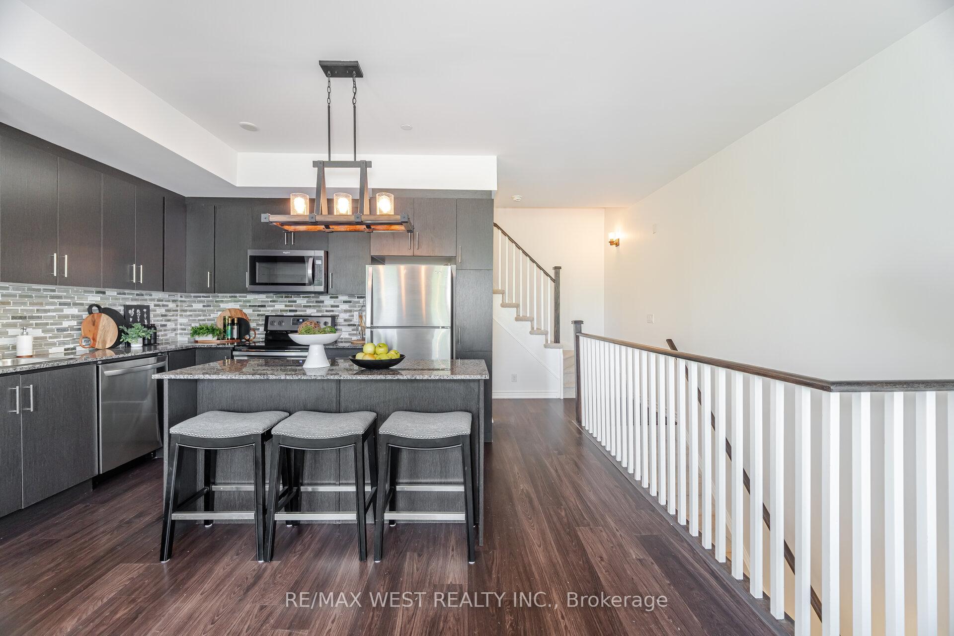 2 Bedrooms Condo at 150 Long Branch, Toronto For sale