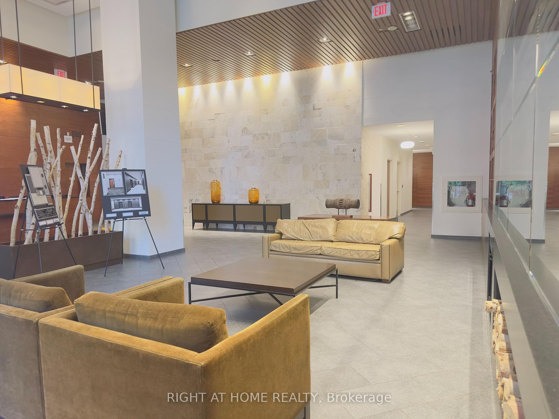 2 Bedrooms Condo at 4090 Living Arts, Mississauga For sale