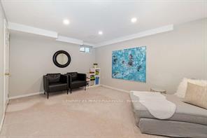 3 Bedrooms Condo at 3100 Fifth, Mississauga For sale