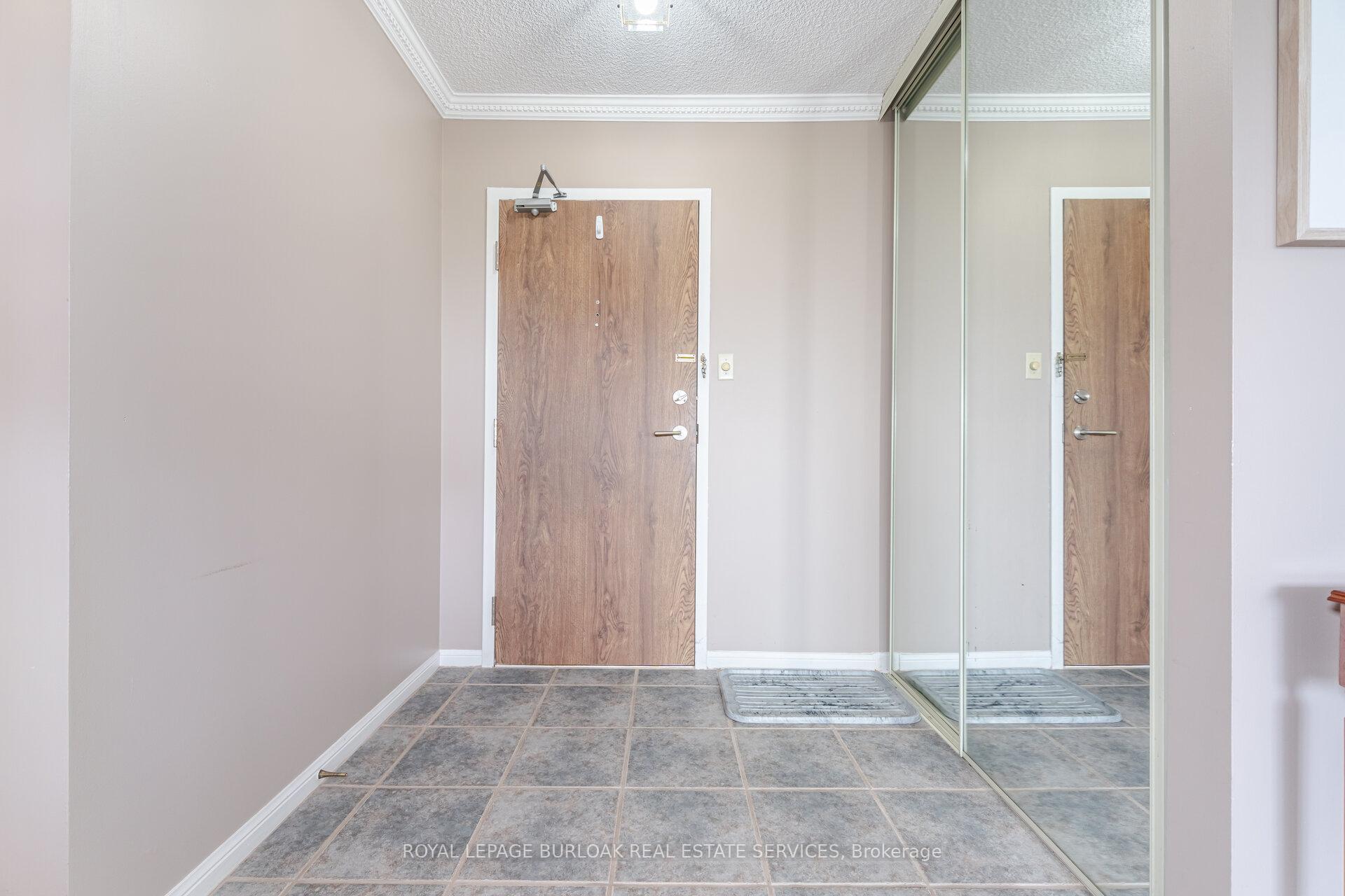 2 Bedrooms Condo at 1230 Marlborough, Oakville For sale