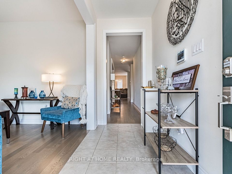 8779 Chickory Trail, Niagara Falls, ON L2H 3S4