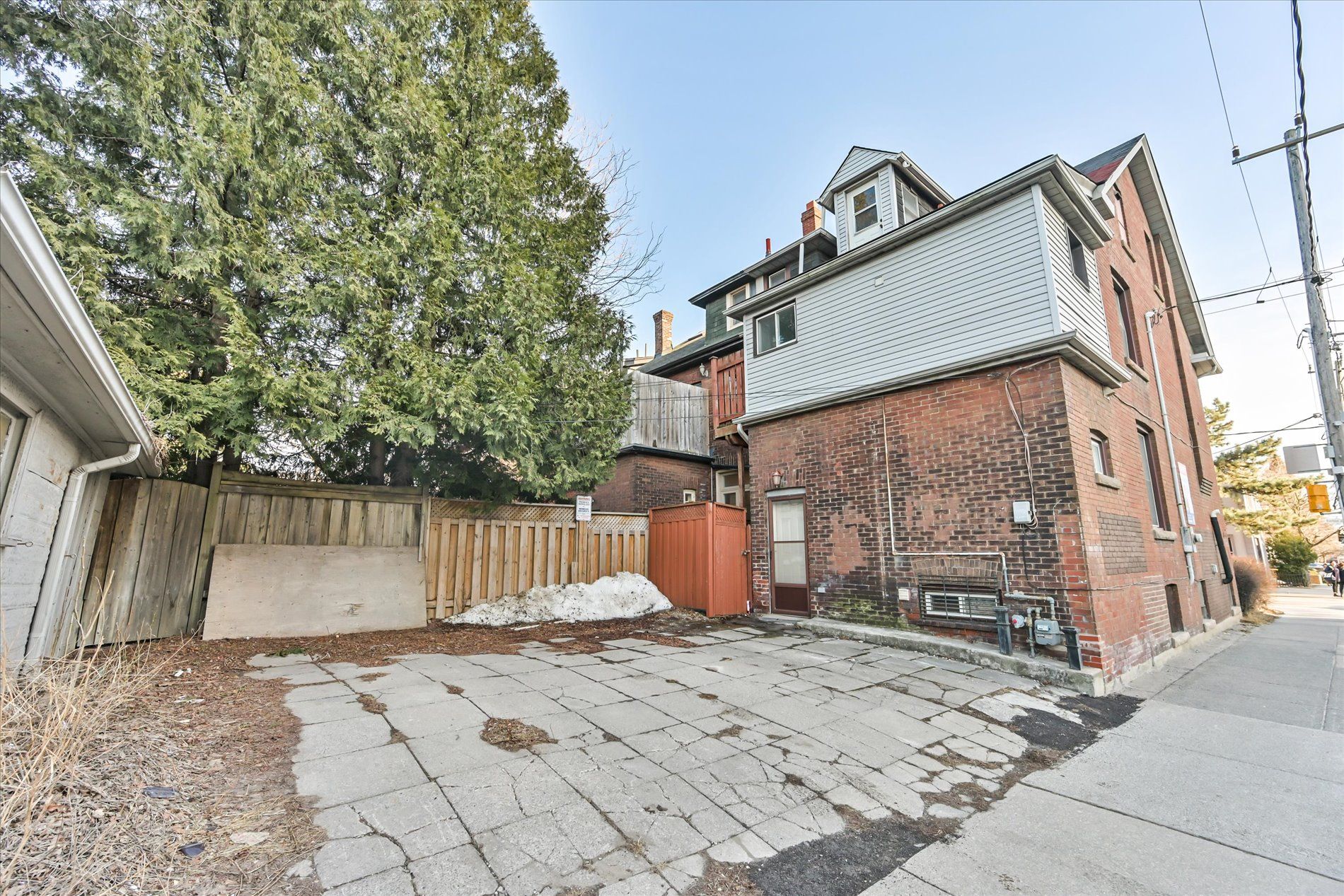 18 Barton Avenue