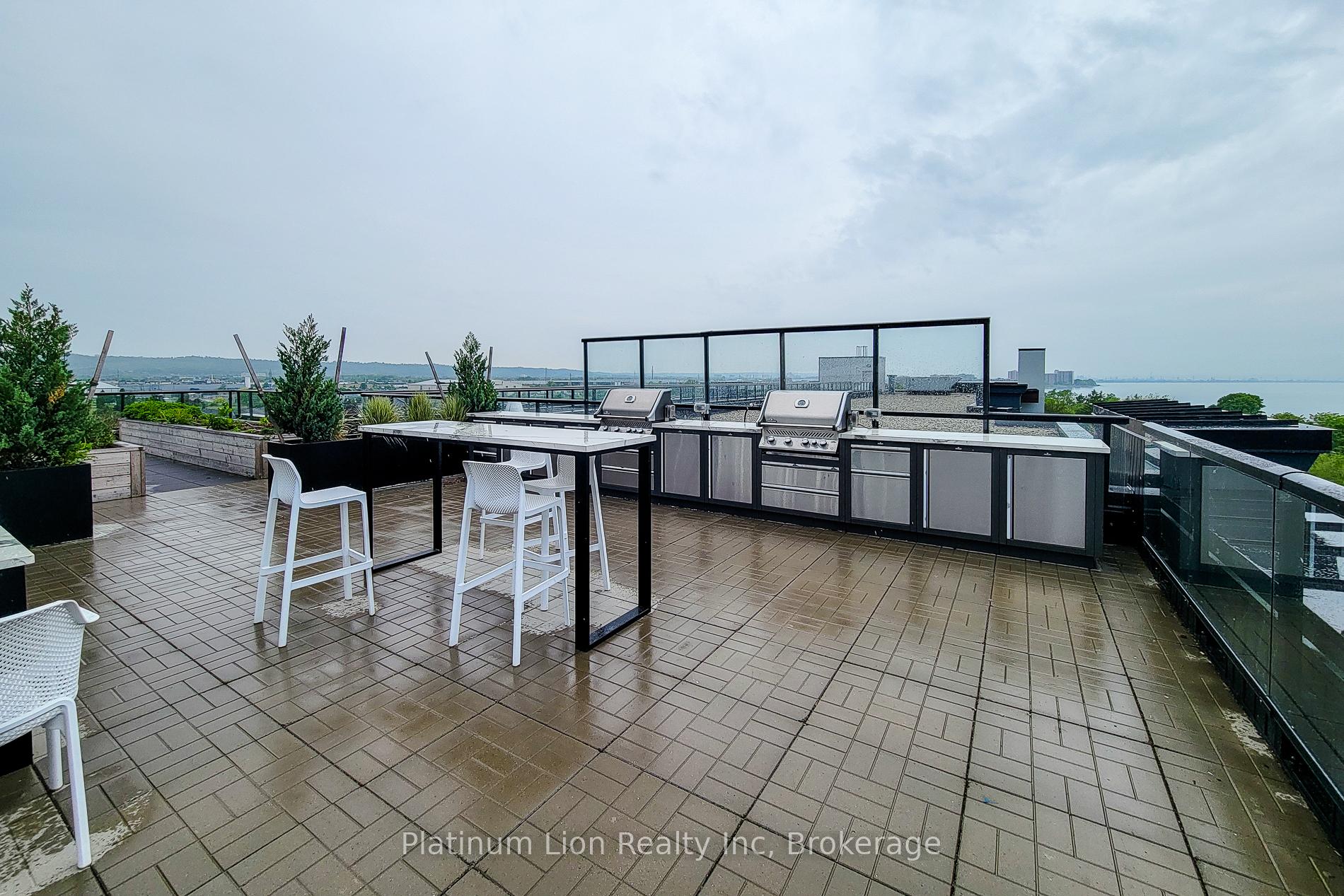 1 Bedroom Condo at 600 North Service, Hamilton For sale