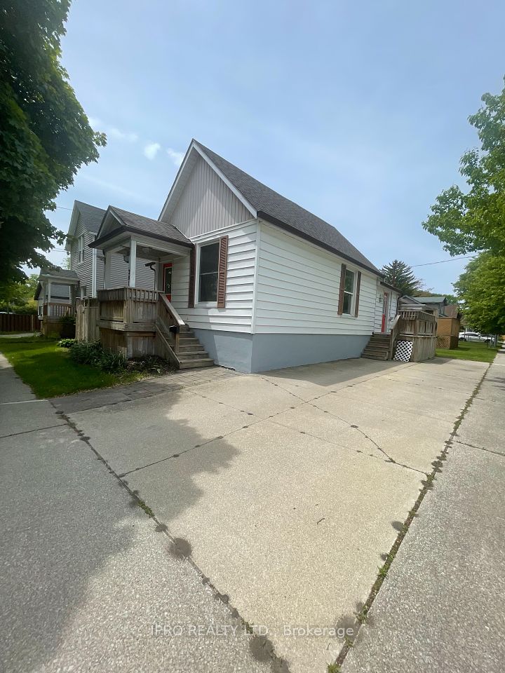 281 Mitton