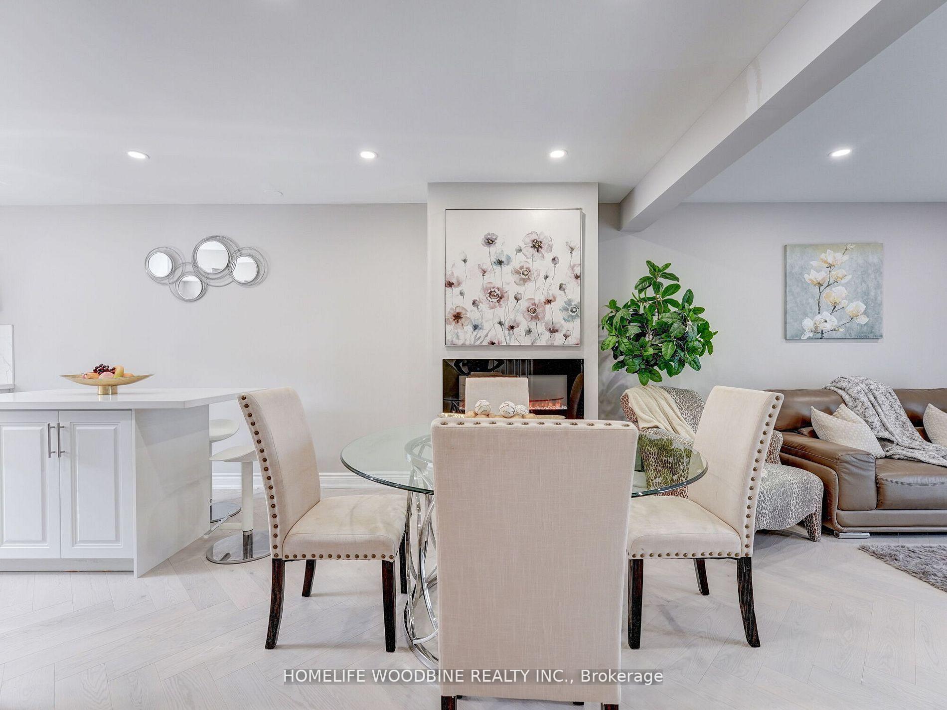 3 Bedrooms Condo at 121 Centennial,  Toronto For sale