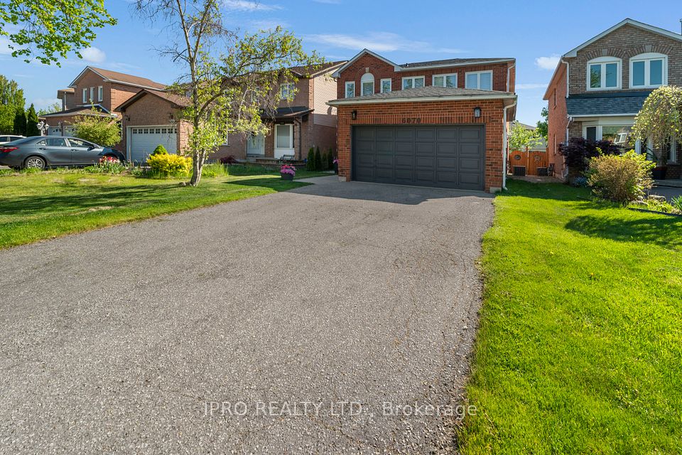 6070 Prairie Circle, Mississauga, ON L5N 5Z5