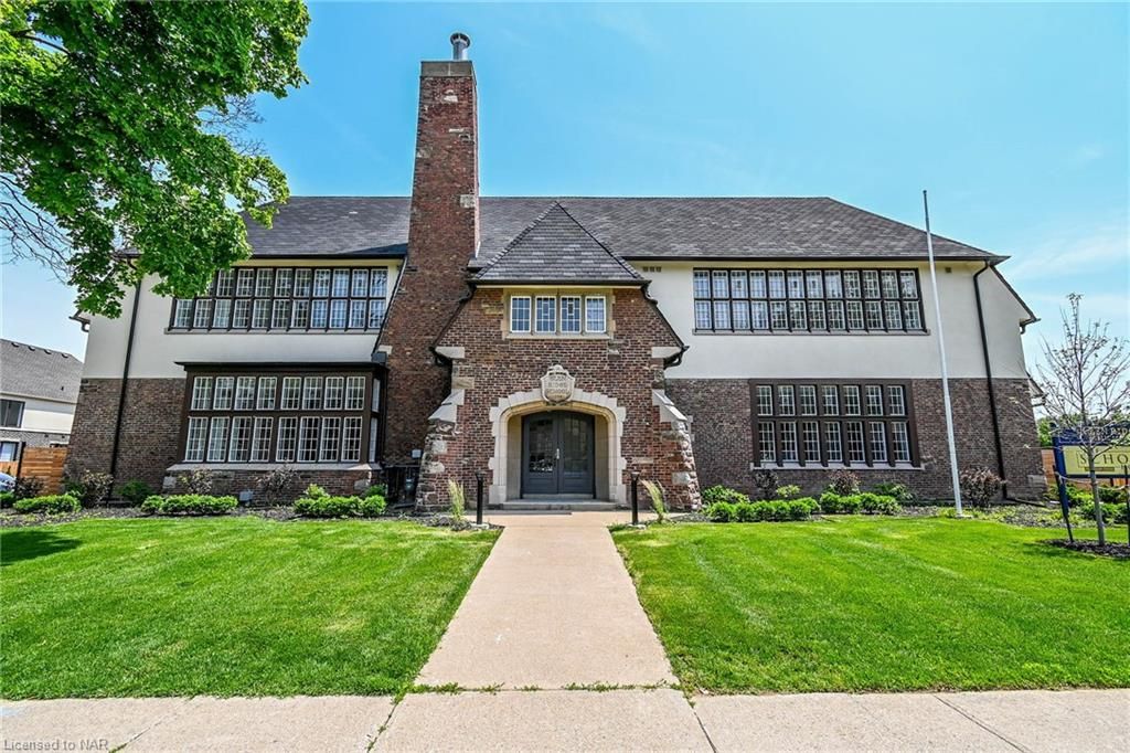 99 South Drive Unit# 10 St. Catharines Ontario L2R 0C5
