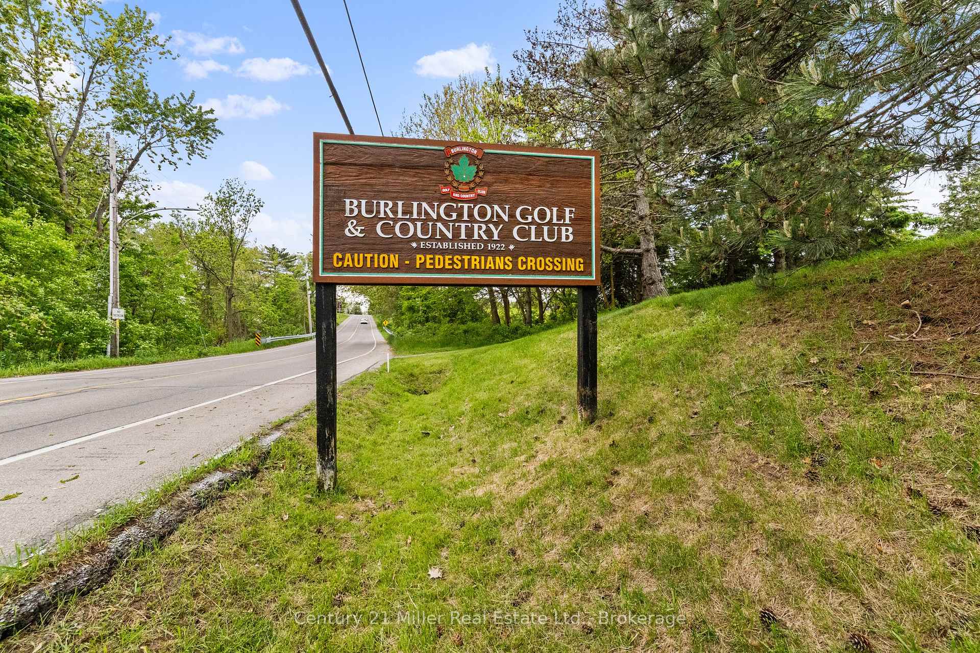 2 Bedrooms Condo at 1061 North Shore, Burlington For sale