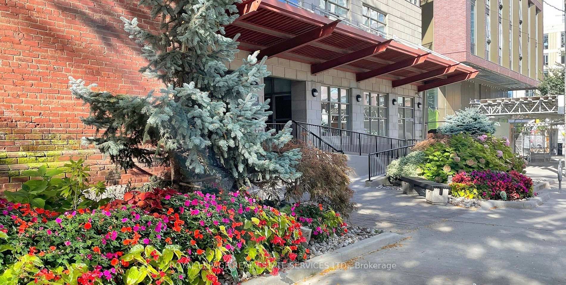 2 Bedrooms Condo at 80 Mill, Toronto For sale