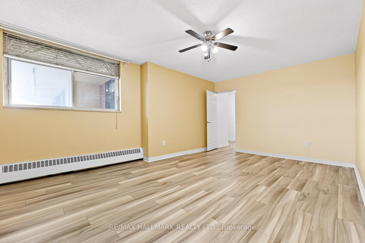 2 Bedrooms Condo at 5 Frith,  Toronto For sale