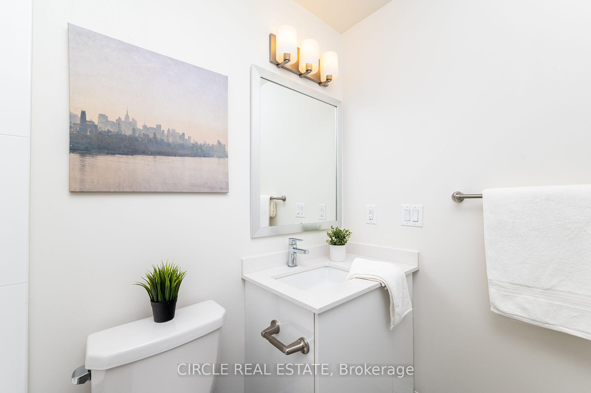 4 Bedrooms Condo at 5033 Four Springs,  Mississauga For sale