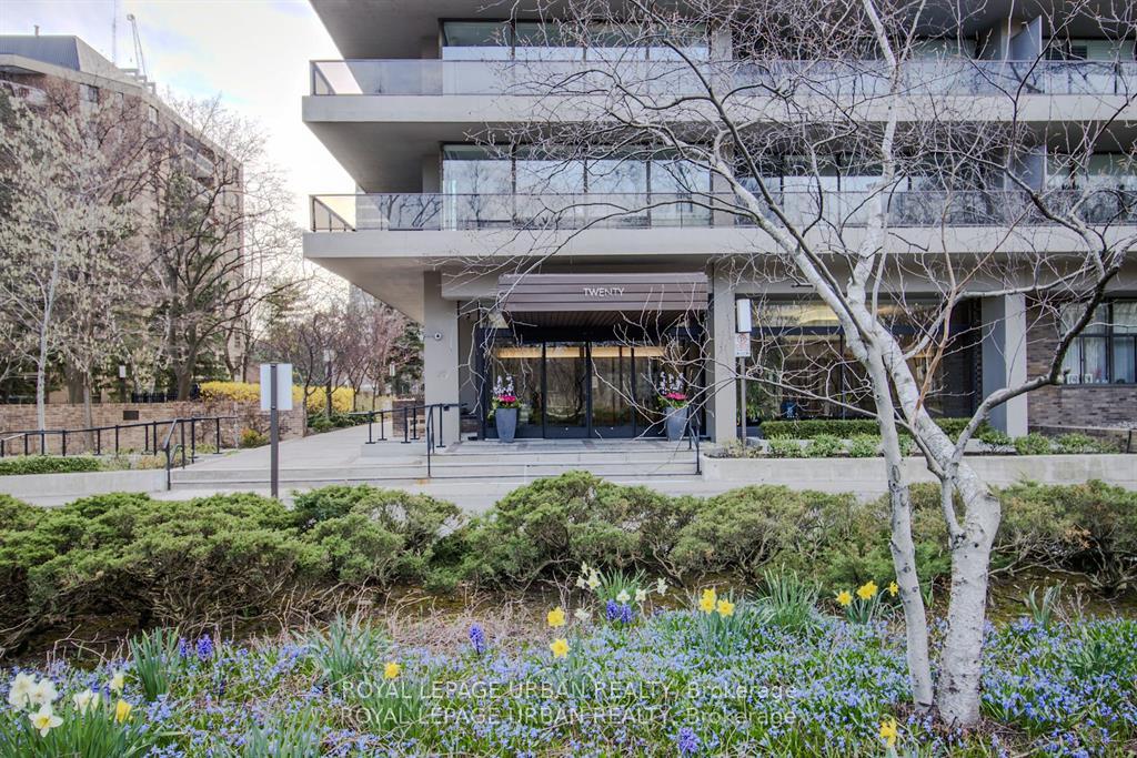3 Bedrooms Co-op at 20 Avoca, Toronto For sale