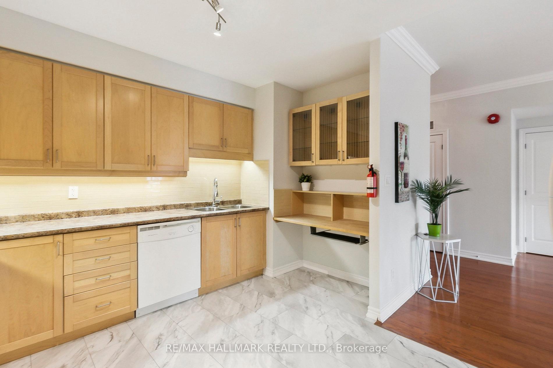 2 Bedrooms Condo at 1 Lawlor, Toronto For sale