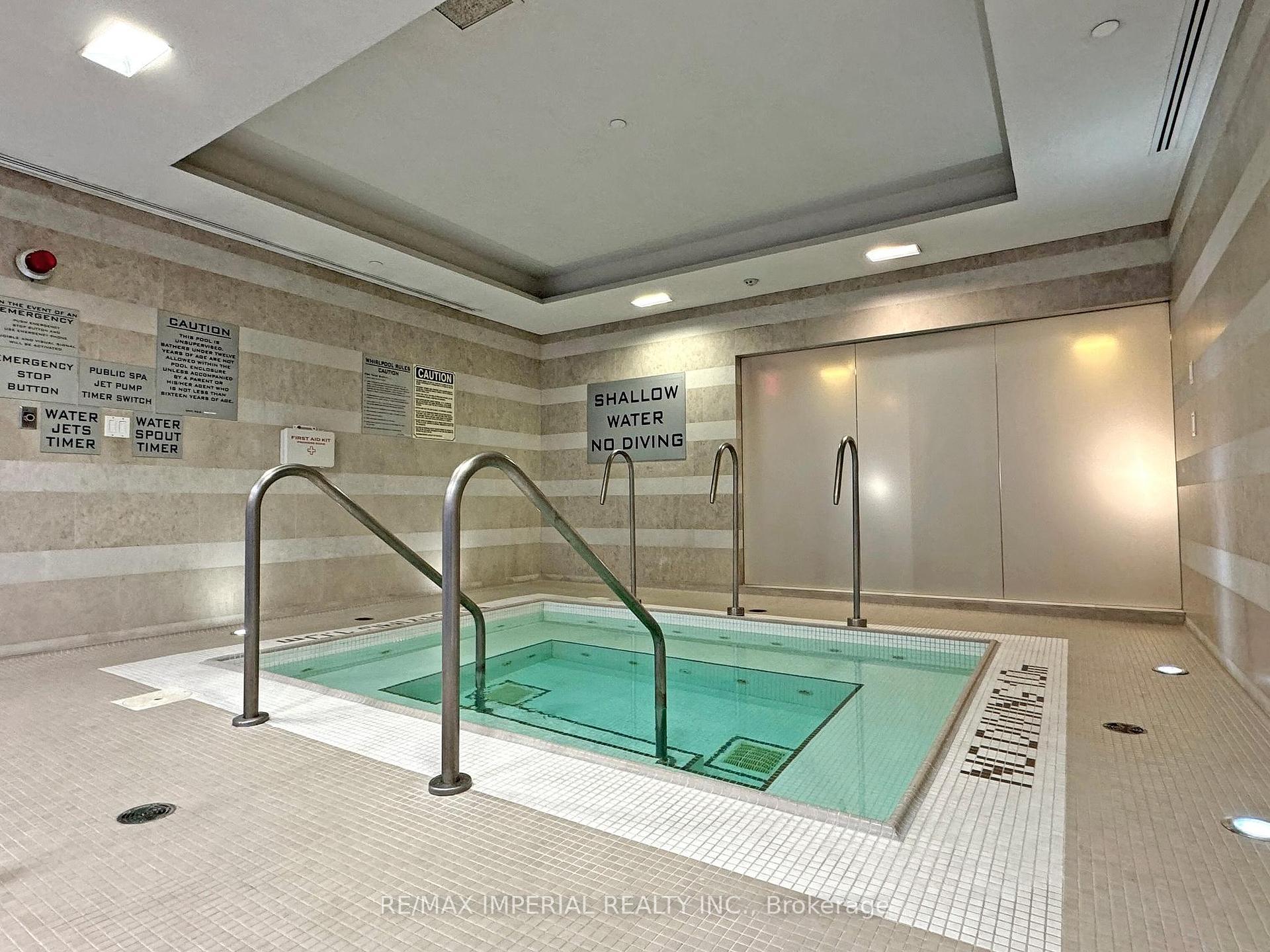 2 Bedrooms Condo at 25 Broadway, Toronto For sale