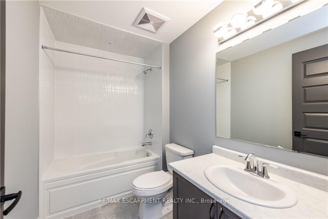 2 Bedrooms Condo at 50 KAITTING, Oakville For sale