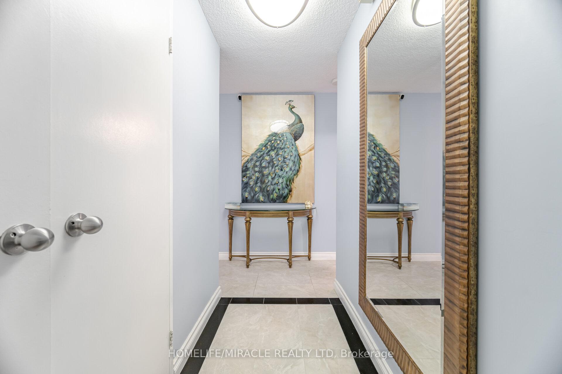 3 Bedrooms Condo at 1320 Mississauga valley, Mississauga For sale