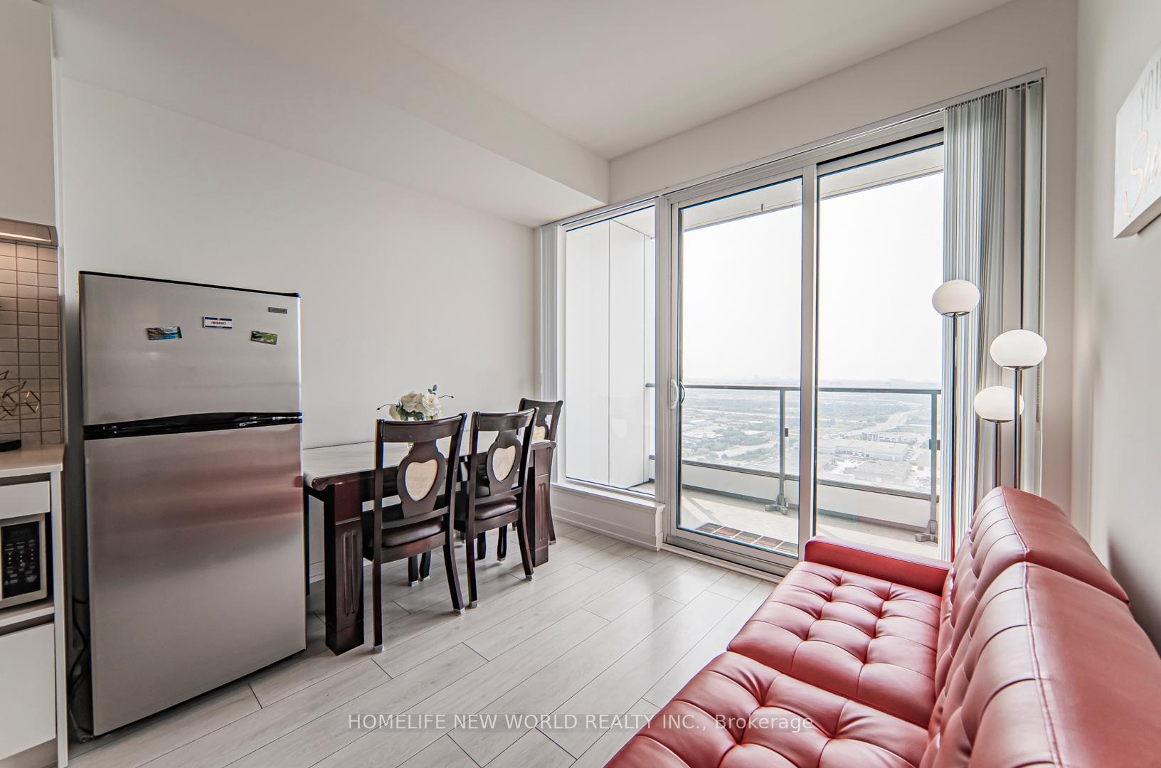 2 Bedrooms Condo at 5 Buttermill,  Vaughan For sale