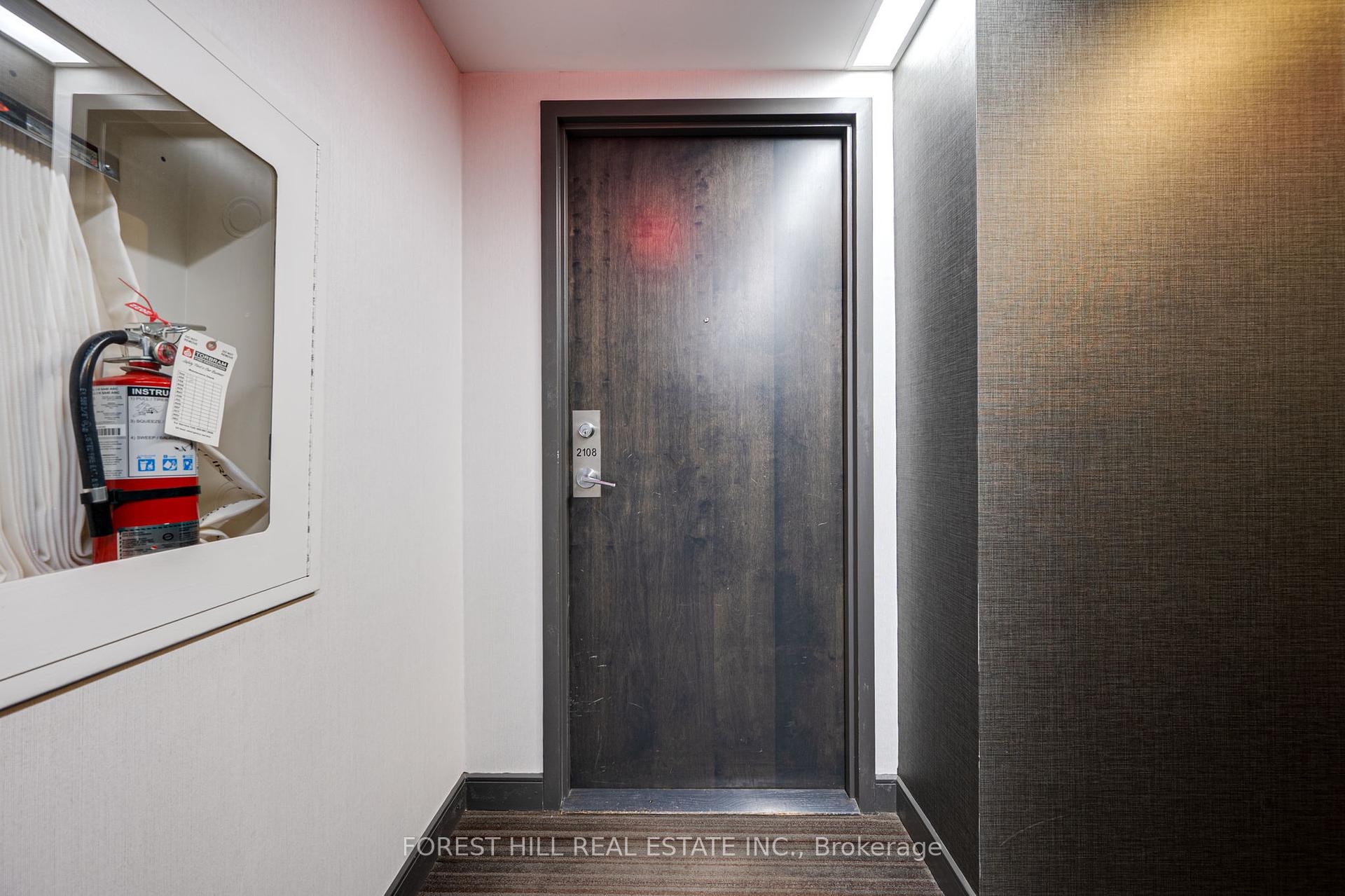 2 Bedrooms Condo at 22 Wellesley, Toronto For sale