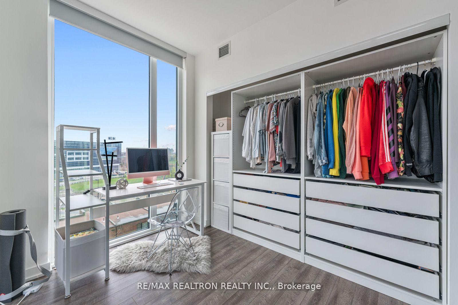 3 Bedrooms Condo at 25 Baseball, Toronto For sale